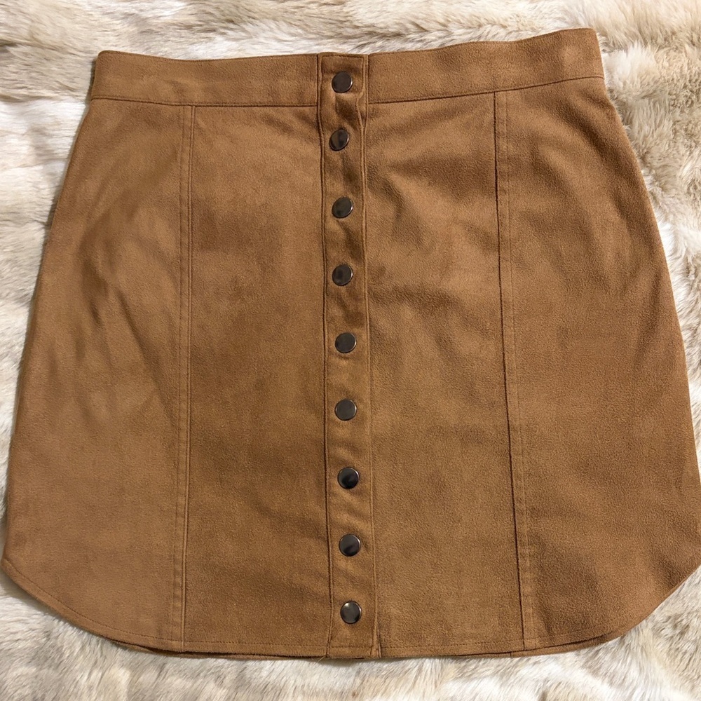 BB Dakota Elowyn Button-Front Mini Skirt in Tan